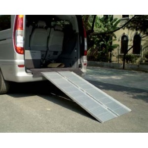 05.087.16 RAMPA DE CARGA PLEGABLE Y TRANSPORTABLE 300 KG DE CENTRIFUGADO Dinamitek 2