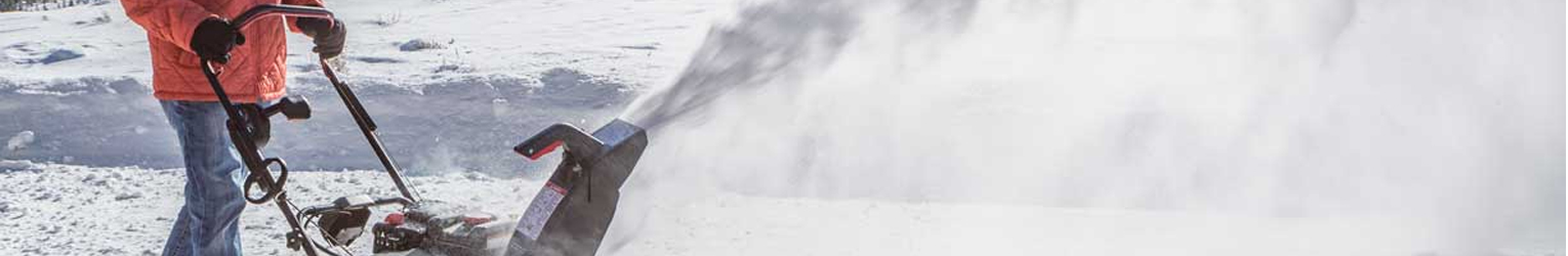DINAMITEK PRÄSENTIERT DEN LEITFADEN ZUR WARTUNG VON SCHNEEFRÄSEN IM HERBST DINAMITEK PRESENTA LA GUIDA PER LA MANUTENZIONE AUTUNNALE DELLO SPAZZANEVE