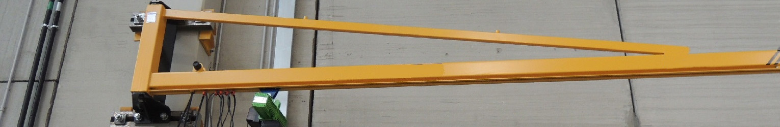 SELECCIÓN DE LA GRÚA DE PLUMA PARA LA MANIPULACIÓN DE CARGAS CON DINAMITEK SCEGLIERE LA GRU A BANDIERA PER LA MOVIMENTAZIONE DEI CARICHI CON DINAMITEK