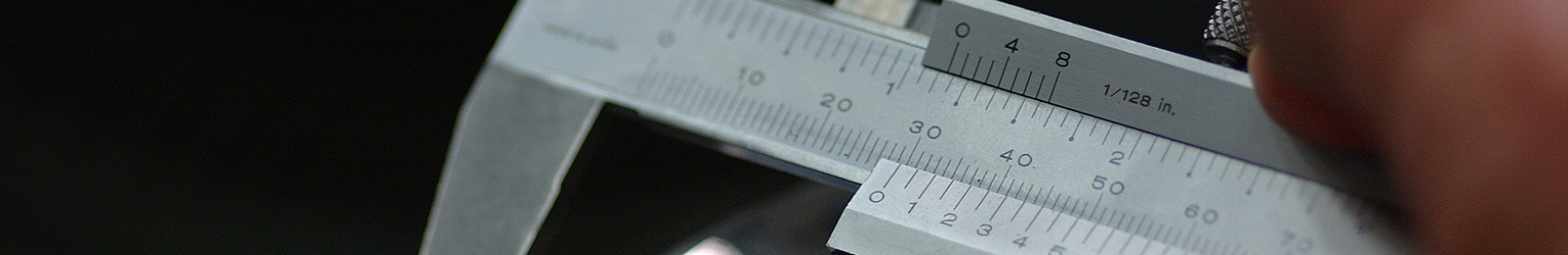 Messschieber namens Messschieber im Detail mit Dinamek CALIBRO A CORSOIO DETTO CALIBRO VERNIER APPROFONDIMENTO CON DINAMITEK